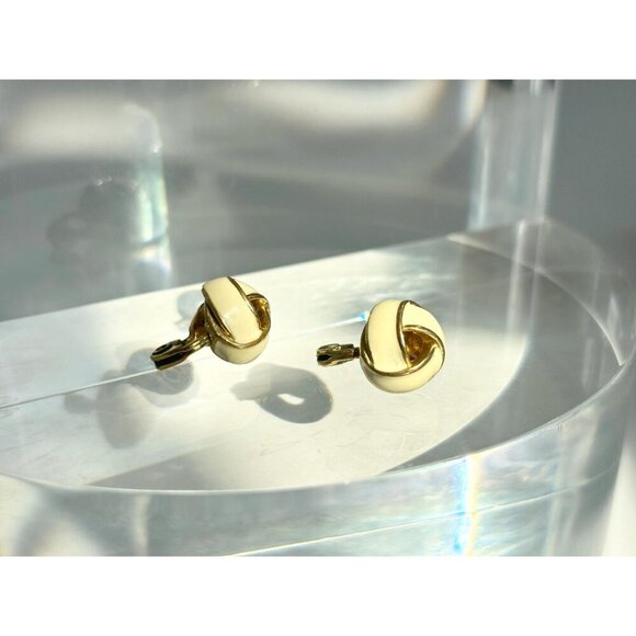 Vintage Ivory Enamel Braided Tiny Classy Monet Signed Clip On Stud Earrings - Picture 5 of 7